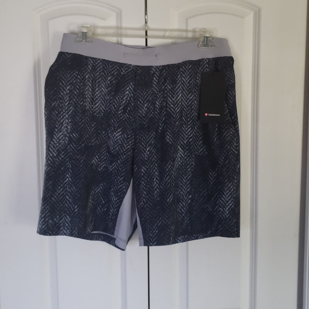 Lululemon 9" liner shorts